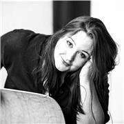 Buongiorno! Attrice e studentessa di beni culturali, oltre alla ottima dialettica negli anni ho sviluppato tanta empatia!